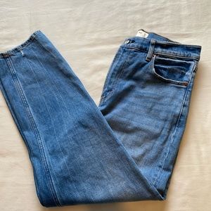 Abercrombie & Fitch. The Mom High Rise. 27/4.